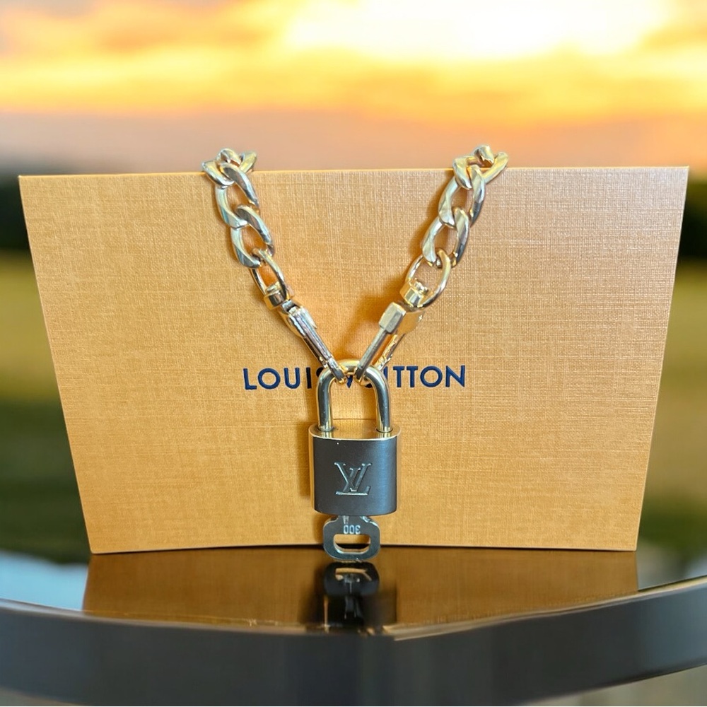Louis Vuitton Lock & Key #300 w/Unbranded 16” Gold Color Chain A43